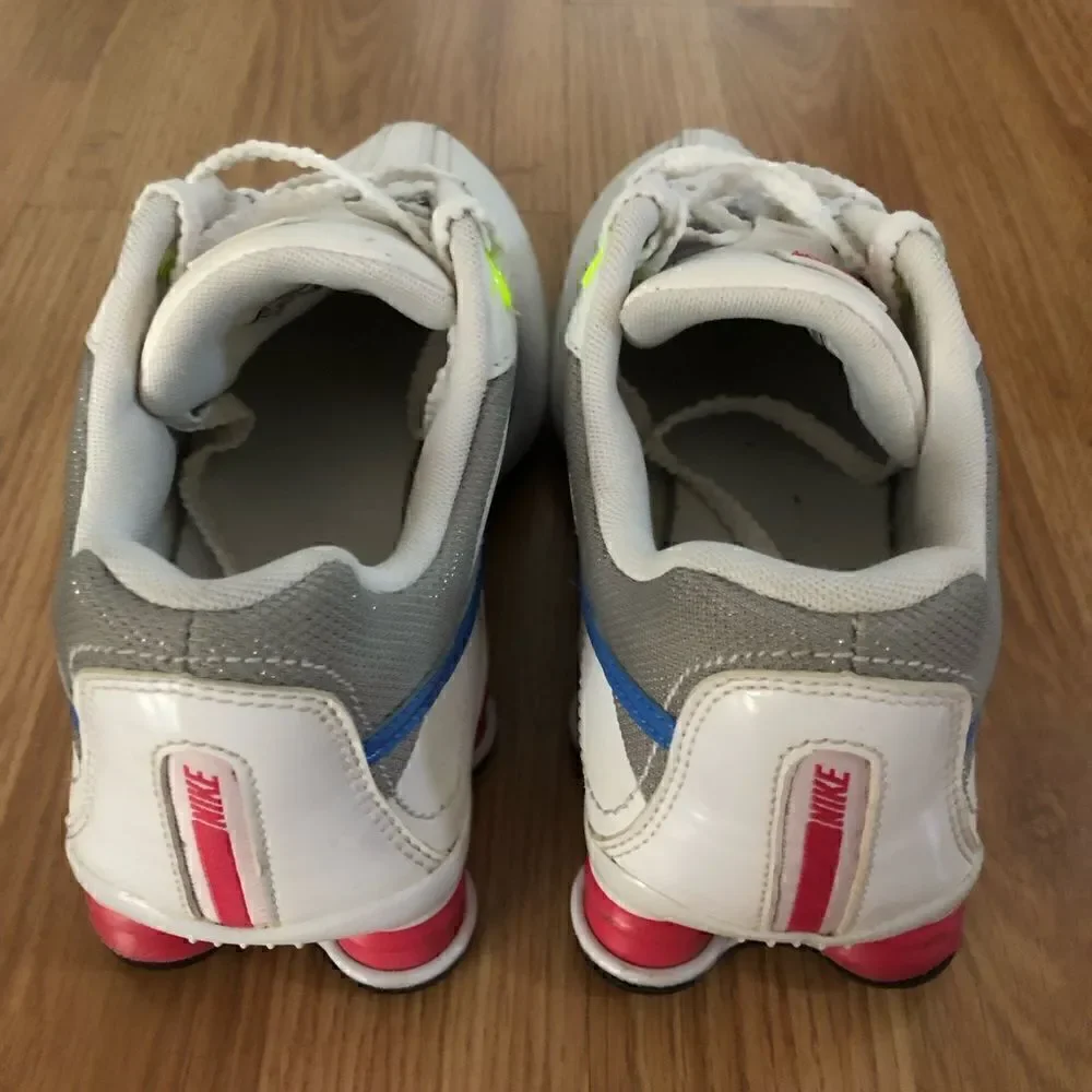 NIKE SHOX CONUNDRUM SI DELIVER White/Pink/Blue